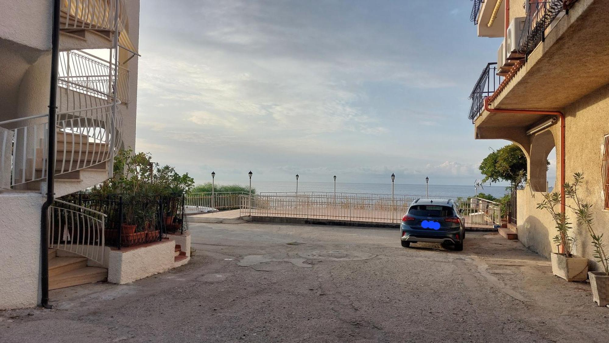Corallo Blu Sul Mare